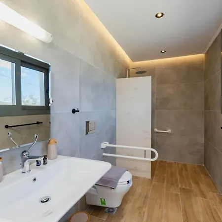 Vasaltis & Selestitis Villa