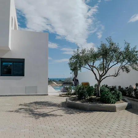 Vasaltis & Selestitis Villa