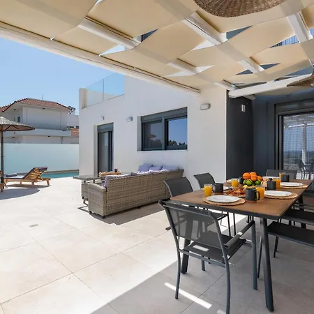 Vasaltis & Selestitis Villa