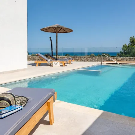 Vasaltis & Selestitis Villa *