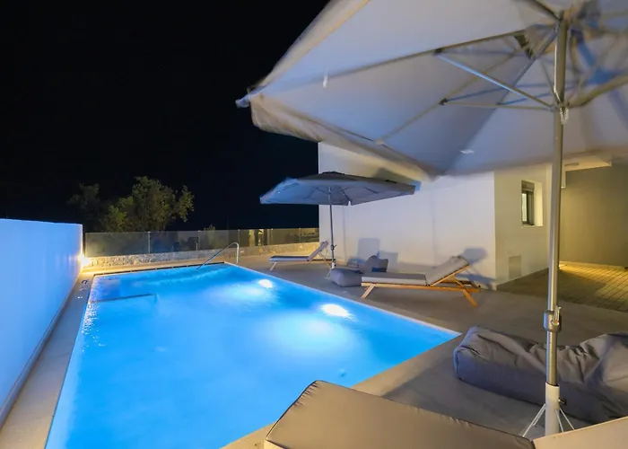 Vasaltis & Selestitis Villa Jenádi